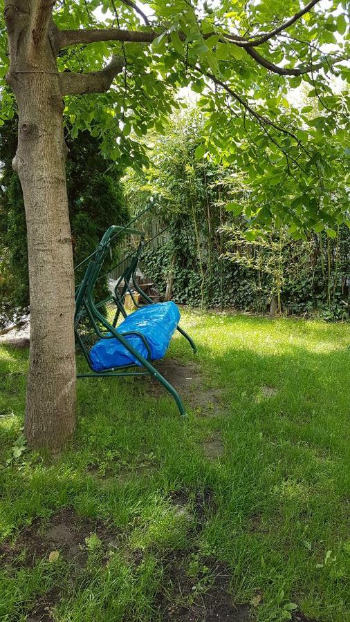 Csalad-Barat Apartman Balatonlelle Εξωτερικό φωτογραφία
