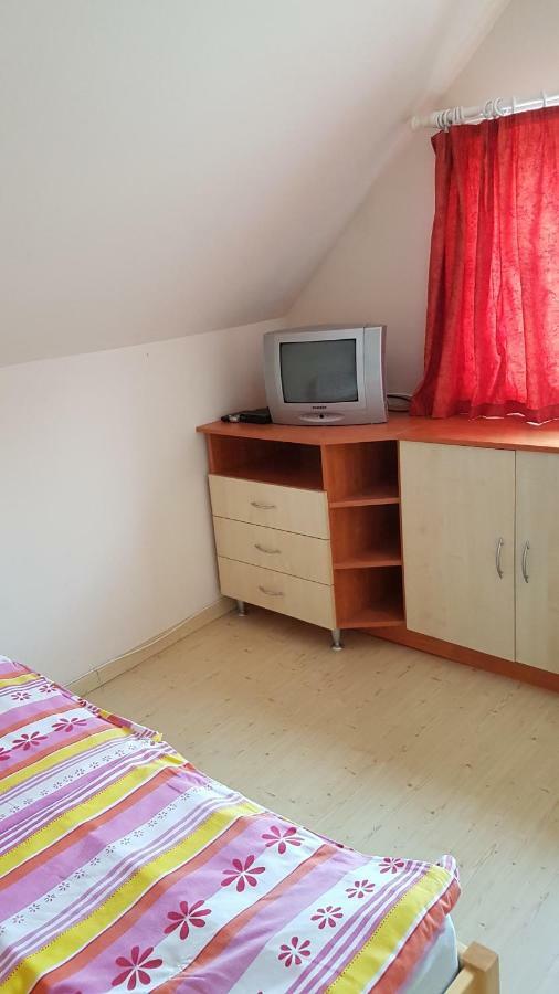 Csalad-Barat Apartman Balatonlelle Εξωτερικό φωτογραφία