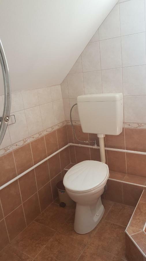 Csalad-Barat Apartman Balatonlelle Εξωτερικό φωτογραφία